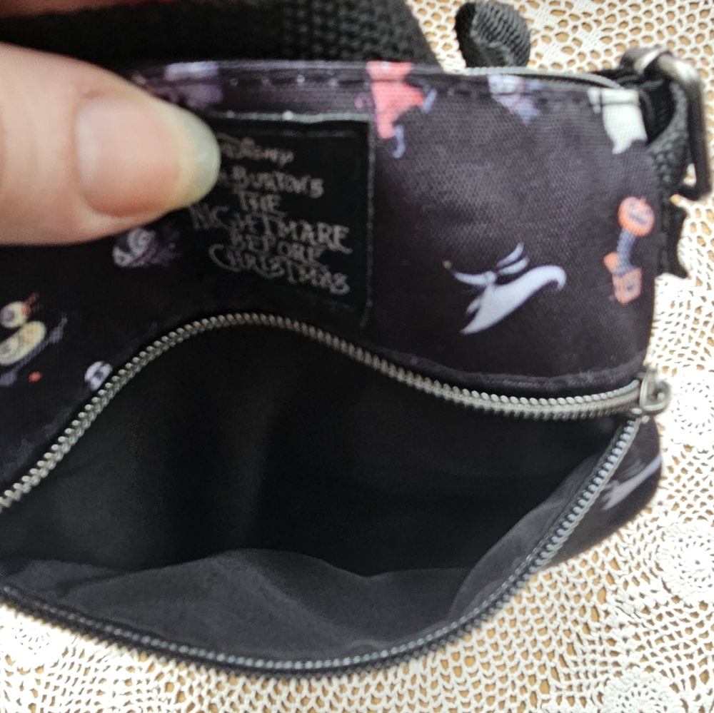 Loungefly Nightmare Before Christmas Characters Passport Crossbody Bag Used - Picture 6 of 13
